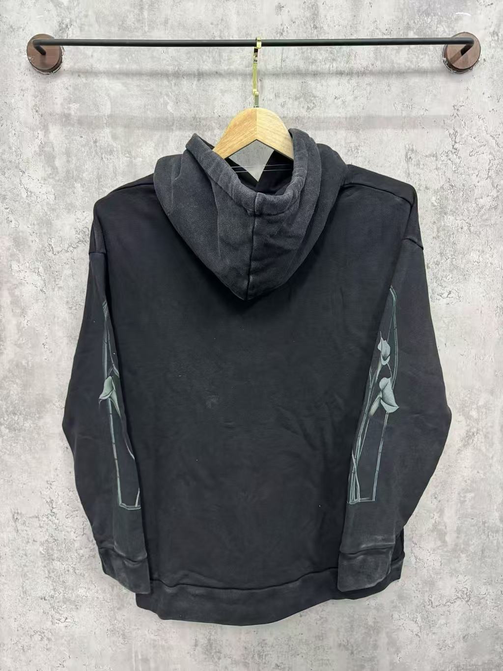 WHO DECIDES WAR Gothic Lily Graphic Hoodie Black Unisex Oversized Streetwear Pullover Sweatshirt