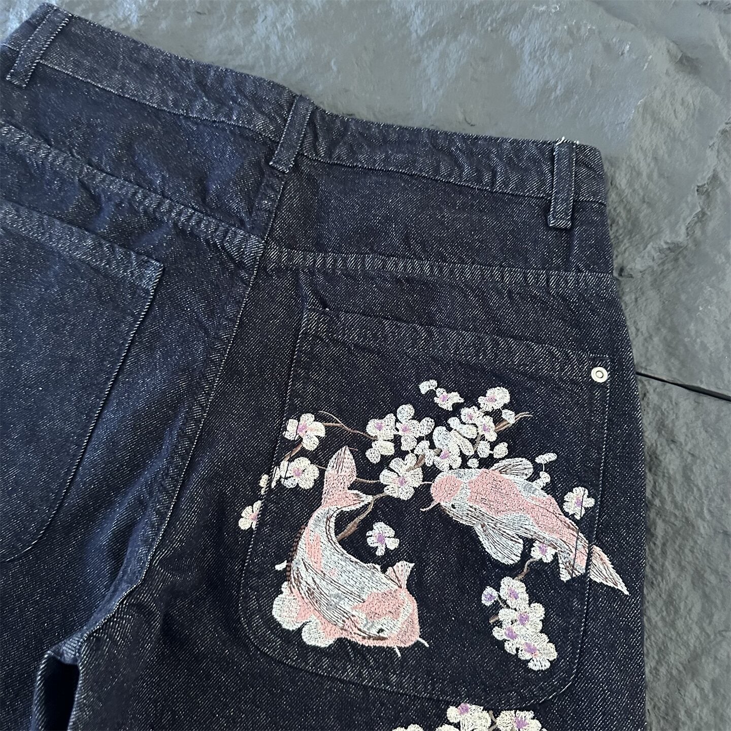 derschutze American retro heavy embroidery washed distressed jeans, unisex loose wide-leg trendy trousers