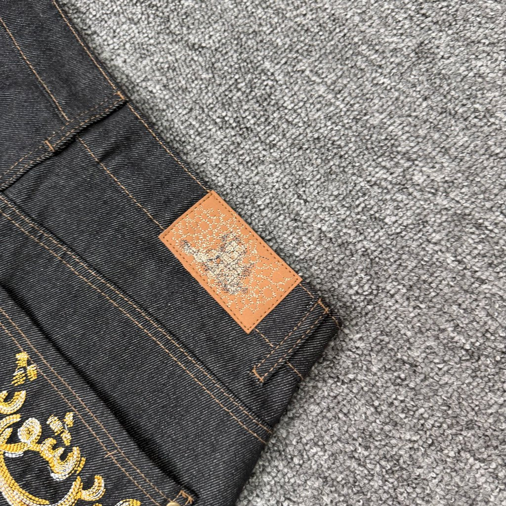 Derschutze American Street Style Heavy Embroidered Denim Shorts, Unisex Loose Fit Casual Five-Point Pants, Versatile Mid-Length Pants